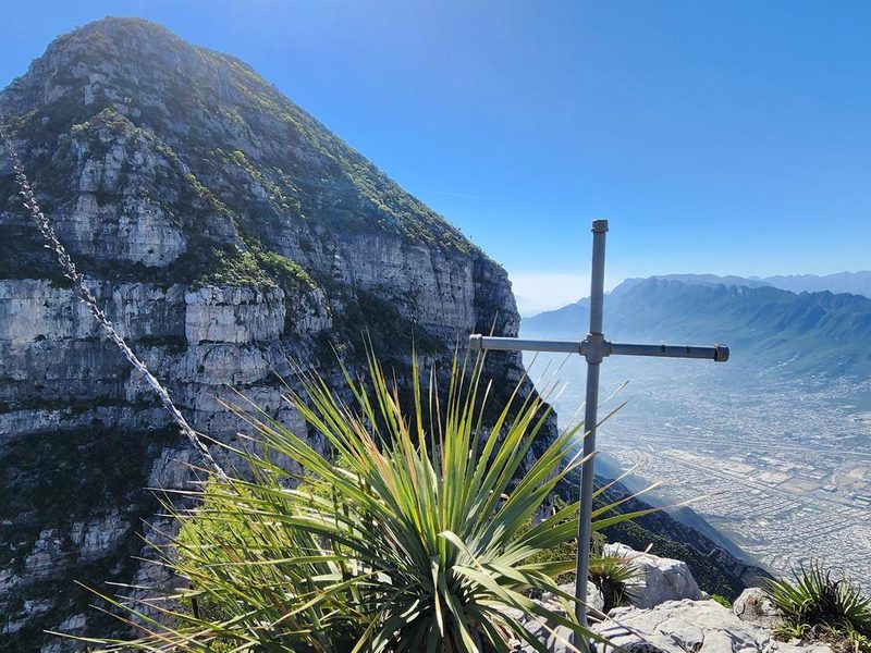 Cerro de Las Mitras